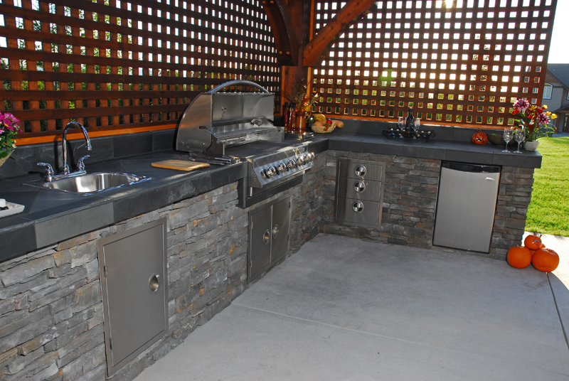 Outdoor Kitchen